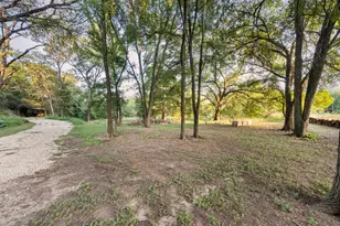 7689 Delwau Ln, Austin, TX 78725 - Photo 38
