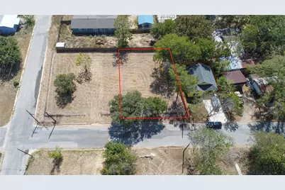 220 Daisy Avenue, Luling, TX 78648 - Photo 6