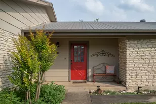 191 Bonnie Dr, Dripping Springs, TX 78620 - Photo 2
