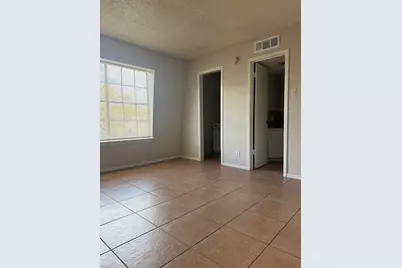 311 E 31st Street #303B, Austin, TX 78705 - Photo 2