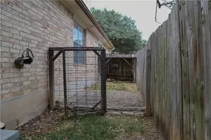 1711 Chamois Knolls, Round Rock, TX 78664 - Photo 16