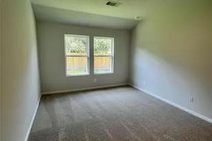1337 Camden Ln, Lockhart, TX 78644 - Photo 10