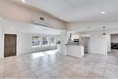 7709 Shoal Creek Boulevard, Austin, TX 78757 - Photo 2