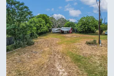 201 Oak Drive, New Braunfels, TX 78132 - Photo 2