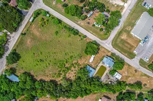 201 Oak Dr, New Braunfels, TX 78132 - Photo 10