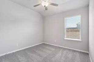 719 Universal Dr, Hutto, TX 78634 - Photo 4