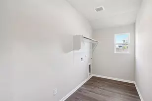 719 Universal Dr, Hutto, TX 78634 - Photo 8
