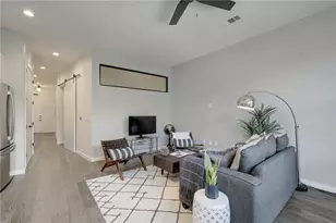 800 Embassy Dr, Austin, TX 78702 - Photo 4