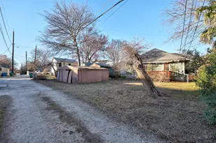 809 E 45th 1/2 St, Austin, TX 78751 - Photo 8