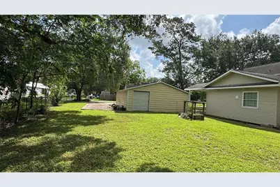 411 E Church Street, El Campo, TX 77437 - Photo 6
