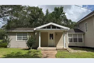 411 E Church Street, El Campo, TX 77437 - Photo 2