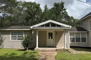 411 E Church St, El Campo, TX 77437 - Photo 2