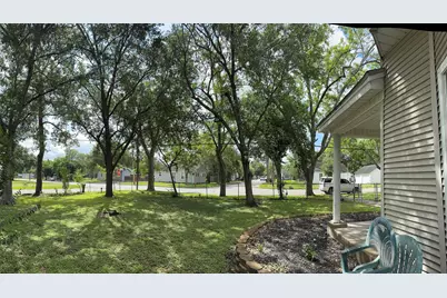 411 E Church Street, El Campo, TX 77437 - Photo 8