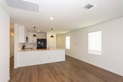 548 Rancho Del Cielo Loop, Jarrell, TX 76537 - Photo 10