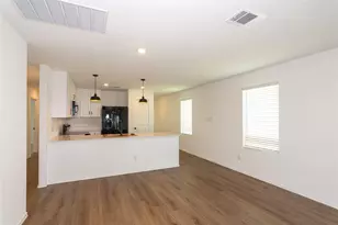 548 Rancho Del Cielo Loop, Jarrell, TX 76537 - Photo 10
