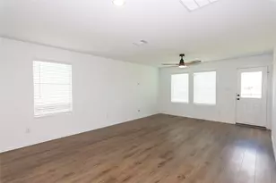 548 Rancho Del Cielo Loop, Jarrell, TX 76537 - Photo 4