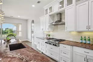 109 Charmstone Ln, Georgetown, TX 78628 - Photo 14