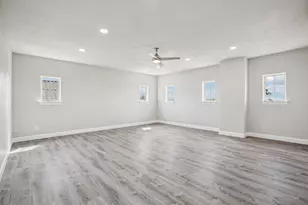 109 Charmstone Ln, Georgetown, TX 78628 - Photo 18