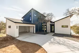 334 Lake Dr, Buchanan Dam, TX 78609 - Photo 4