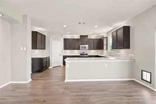 128 Carrington St, Hutto, TX 78634 - Photo 6