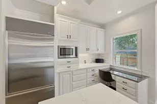 6 Candleleaf Ct, The Hills, TX 78738 - Photo 16