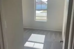 129 Onna St, Taylor, TX 76574 - Photo 10