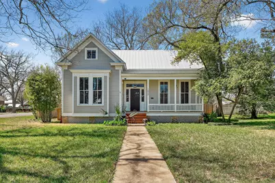 1402 Pecan Street, Bastrop, TX 78602 - Photo 1