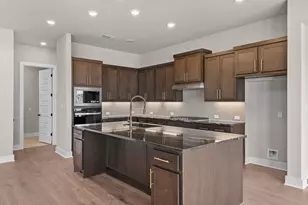 812 S Hemingway Loop, Liberty Hill, TX 78642 - Photo 10