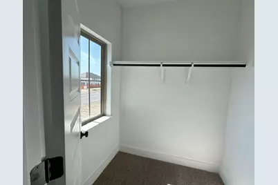 812 S Hemingway Loop, Liberty Hill, TX 78642 - Photo 16