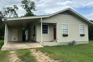 806 W 8th St, Taylor, TX 76574 - Photo 2