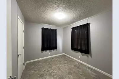 806 W 8th Street, Taylor, TX 76574 - Photo 8