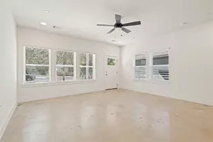 1121 Walton Ln, Austin, TX 78721 - Photo 8