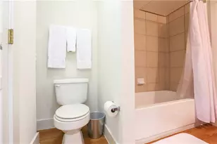 711 W 32nd St, Austin, TX 78705 - Photo 18