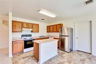 5204 Bahan, Del Valle, TX 78617 - Photo 12