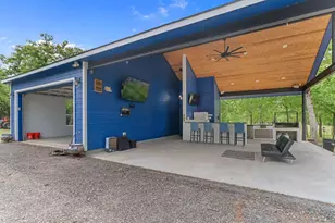 129 Valley Spur, Smithville, TX 78957 - Photo 8