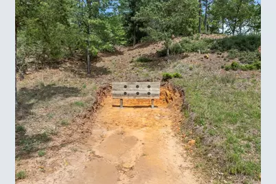 129 Valley Spur, Smithville, TX 78957 - Photo 6