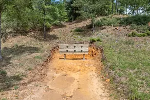 129 Valley Spur, Smithville, TX 78957 - Photo 6