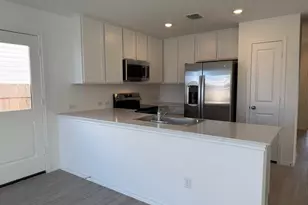 113 Marty Allen, Jarrell, TX 76537 - Photo 2