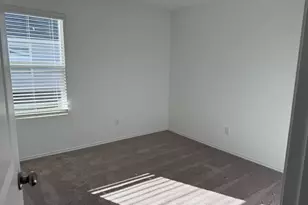 113 Marty Allen, Jarrell, TX 76537 - Photo 6