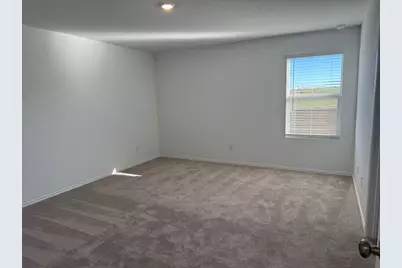 113 Marty Allen, Jarrell, TX 76537 - Photo 4