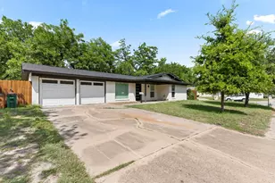 2914 Loyola Ln, Austin, TX 78723 - Photo 2