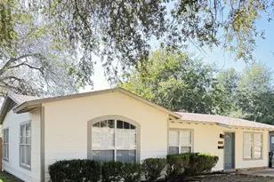 1403 Alcoa Ave, Rockdale, TX 76567 - Photo 2