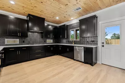 705 Sloan Street, Taylor, TX 76574 - Photo 10