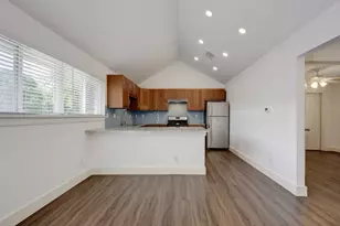 1311 E 52nd St, Austin, TX 78723 - Photo 4