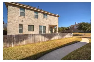 1819 Rosenborough Ln N, Round Rock, TX 78665 - Photo 18