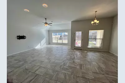 528 Elm Green Street, Hutto, TX 78634 - Photo 10