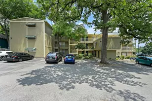 202 E 45th St, Austin, TX 78751 - Photo 2