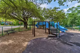 202 E 45th St, Austin, TX 78751 - Photo 24