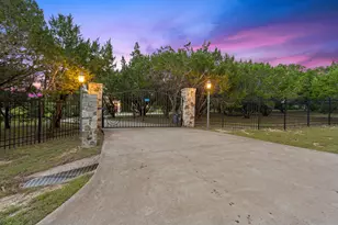 8121 Bluff Trail, Austin, TX 78737 - Photo 4