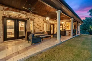 8121 Bluff Trail, Austin, TX 78737 - Photo 32
